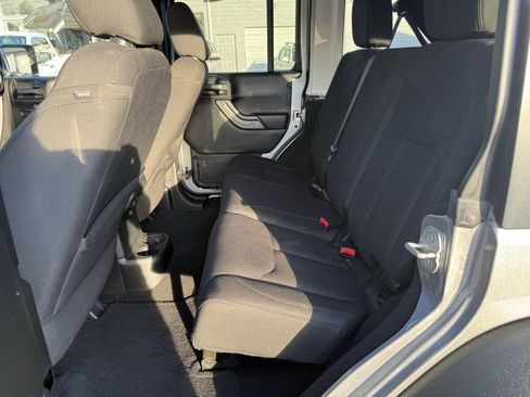 Used 2016 Jeep Wrangler Unlimited Sport w/ Power Convenience Group image 29