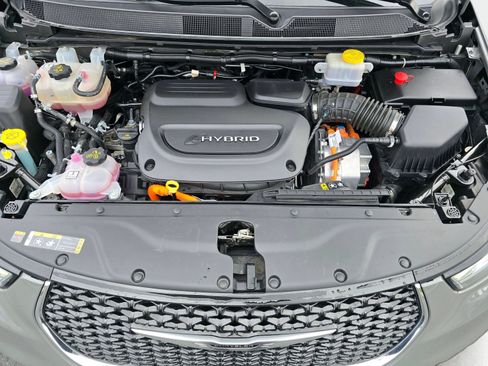 Used 2022 Chrysler Pacifica Limited FWD image 10