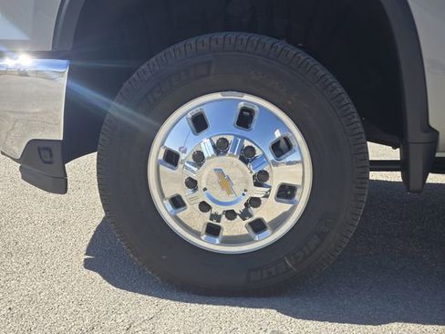 Used 2025 Chevrolet Silverado 3500 LT w/ Safety Package image 13