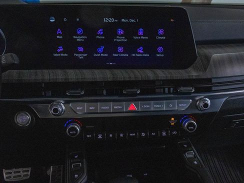 Used 2025 Kia Telluride SX image 4