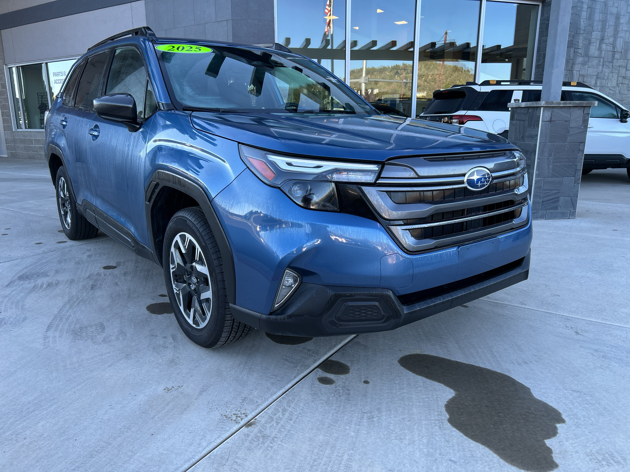 Certified 2025 Subaru Forester Premium AWD/4WD image 2