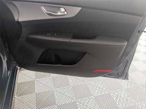 Used 2022 Kia Forte LXS w/ LXS Technology Package image 29