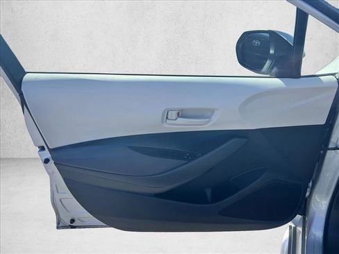 Certified 2022 Toyota Corolla LE image 10