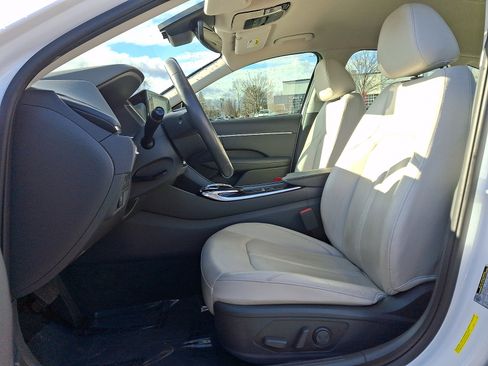 Used 2020 Hyundai Sonata SEL w/ Premium Package image 13