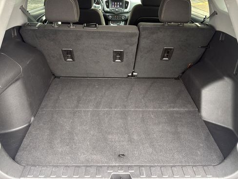 Used 2024 GMC Terrain SLE image 29