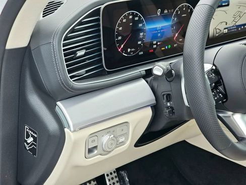 New 2026 Mercedes-Benz GLS 450 4MATIC image 15