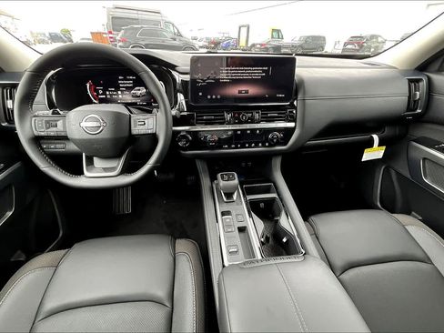 New 2026 Nissan Pathfinder SL FWD image 5