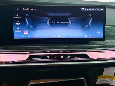 New 2026 BMW 750e xDrive image 25