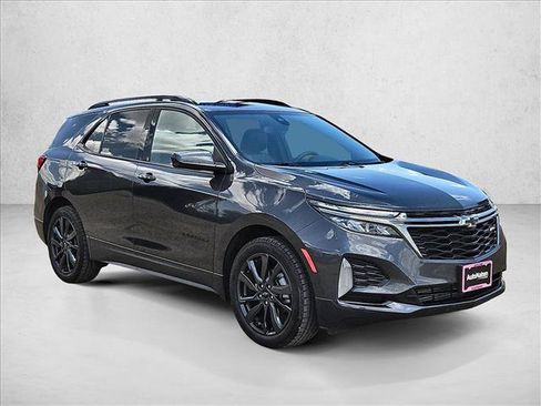 Used 2023 Chevrolet Equinox RS FWD image 3