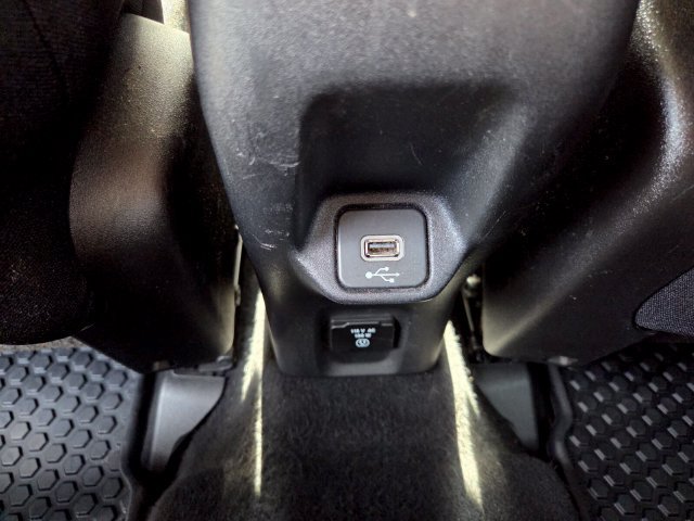 Used 2022 Jeep Renegade Latitude w/ Convenience Group AWD/4WD image 15