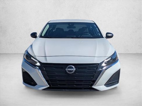 Used 2025 Nissan Altima 2.5 SV image 2