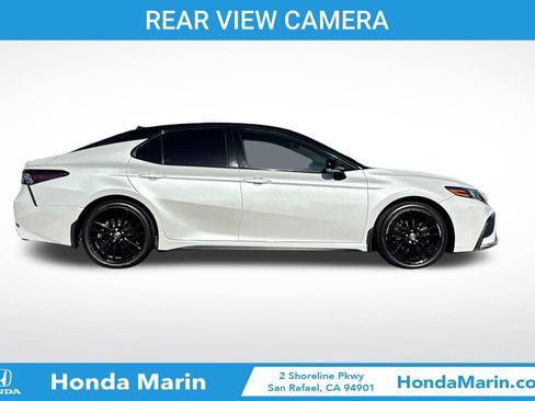Used 2021 Toyota Camry XSE FWD image 4