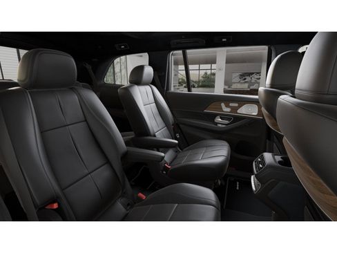 New 2026 Mercedes-Benz GLS 580 4MATIC image 5