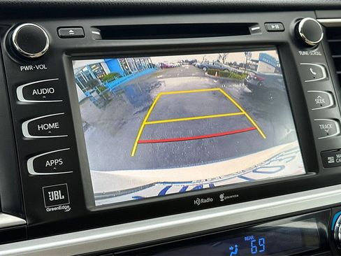 Used 2015 Toyota Highlander Limited Platinum image 16