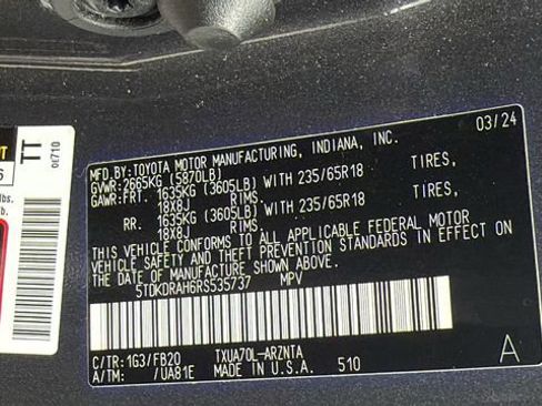Certified 2024 Toyota Highlander LE FWD image 28