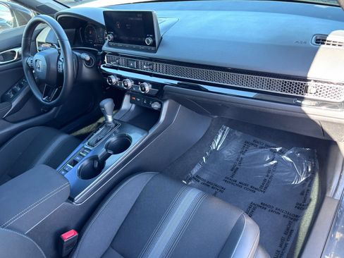 Used 2025 Honda Civic Sport image 13