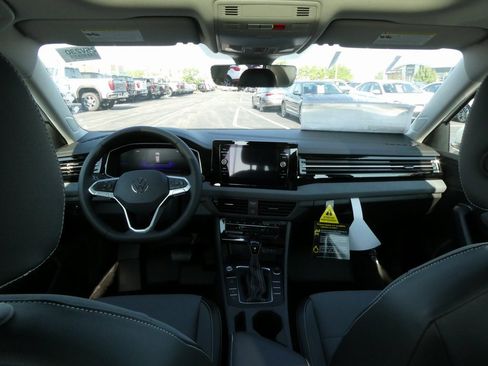 New 2025 Volkswagen Jetta SE image 33
