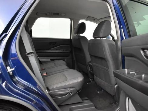 Used 2024 Nissan Pathfinder SV FWD image 18