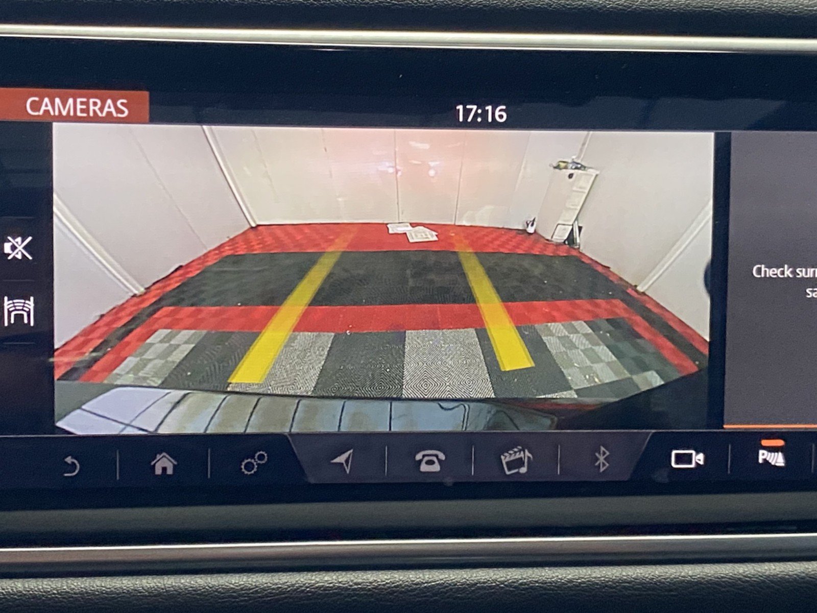Used 2019 Land Rover Range Rover Sport HSE AWD/4WD image 30