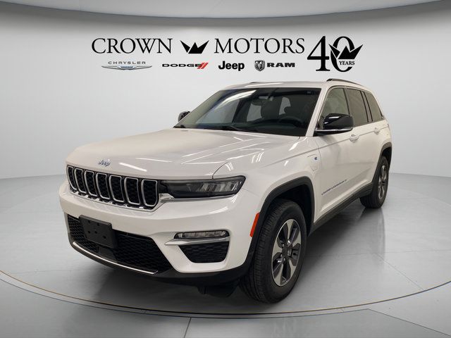Used 2024 Jeep Grand Cherokee Limited 4xe AWD/4WD image 11