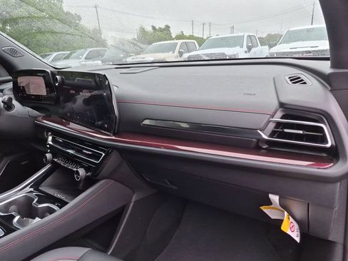 Certified 2024 Chevrolet Traverse RS AWD/4WD image 43