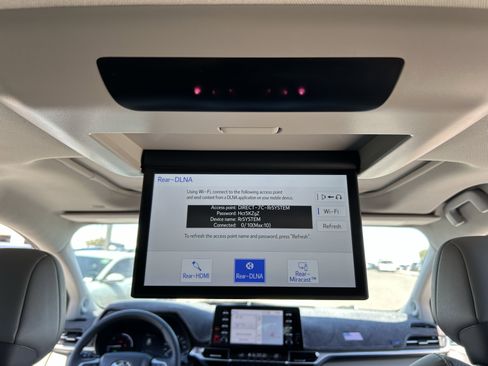 Used 2023 Toyota Sienna XLE w/ XLE Plus Package image 15