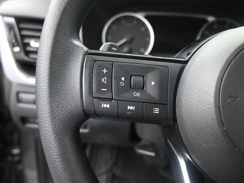 Used 2021 Nissan Rogue SV AWD/4WD image 11