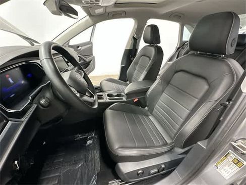 Certified 2023 Volkswagen Jetta SE w/ Panoramic Sunroof Package image 18