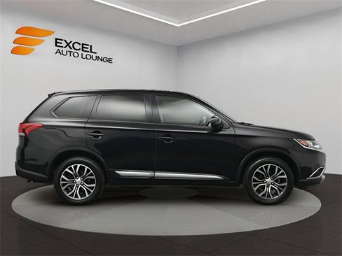 Used 2018 Mitsubishi Outlander SE image 6