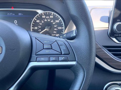 Used 2024 Nissan Altima 2.5 SV FWD image 24
