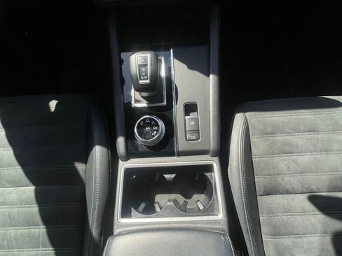 Used 2024 Mitsubishi Outlander SE image 19