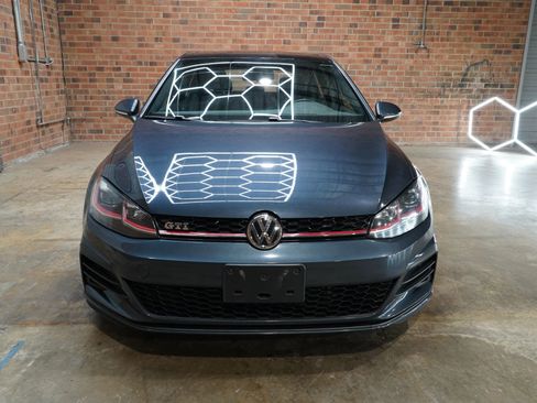 Used 2018 Volkswagen GTI SE FWD image 5