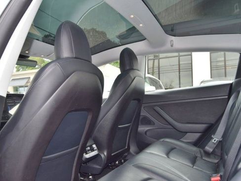 Used 2020 Tesla Model 3 Standard Range RWD image 35