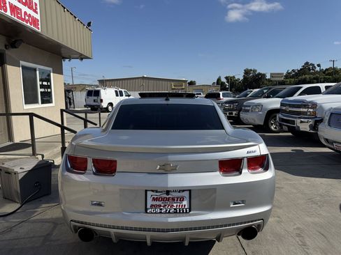 Used 2010 Chevrolet Camaro SS RWD image 4