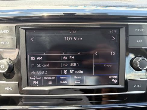 Used 2023 Volkswagen Taos S FWD image 18