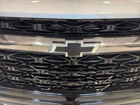 Used 2025 Chevrolet Traverse Z71 image 11