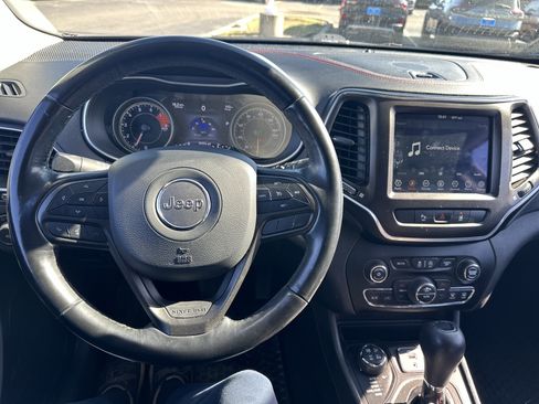 Used 2021 Jeep Cherokee Trailhawk w/ Comfort/Convenience Group image 16