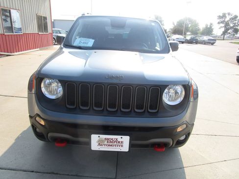 Used 2018 Jeep Renegade Trailhawk w/ Cold Weather Group II AWD/4WD image 4