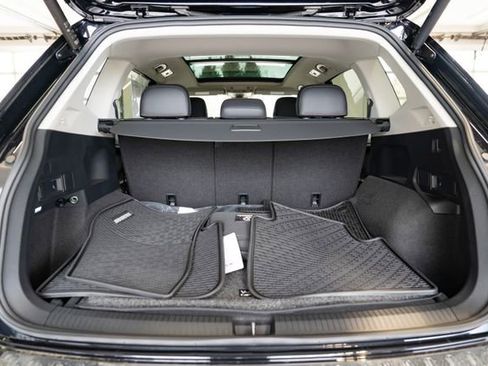 Used 2024 Volkswagen Tiguan Wolfsburg Edition image 8