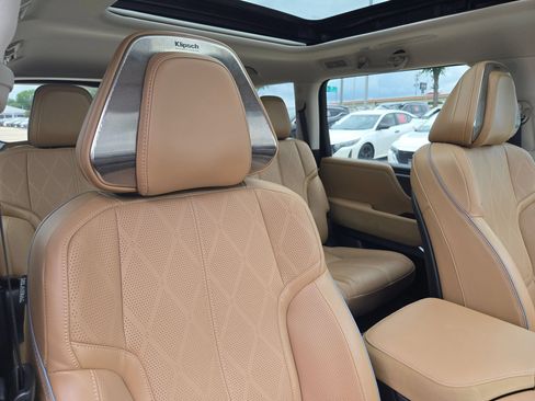 Used 2025 INFINITI QX80 Sensory AWD/4WD image 34