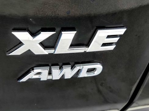 Used 2021 Toyota RAV4 XLE Premium AWD/4WD image 14