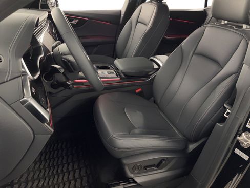 Used 2025 Audi Q8 Premium Plus image 5