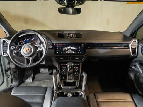 Certified 2023 Porsche Cayenne AWD/4WD image 24