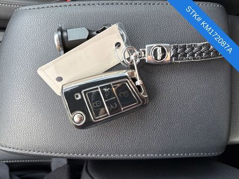 Used 2019 Volkswagen Tiguan SE image 4