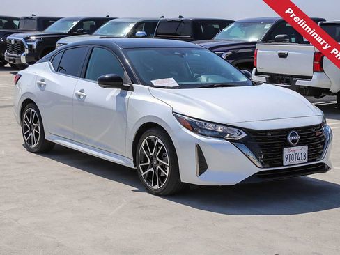 Used 2025 Nissan Sentra SR w/ SR Premium Package FWD image 3