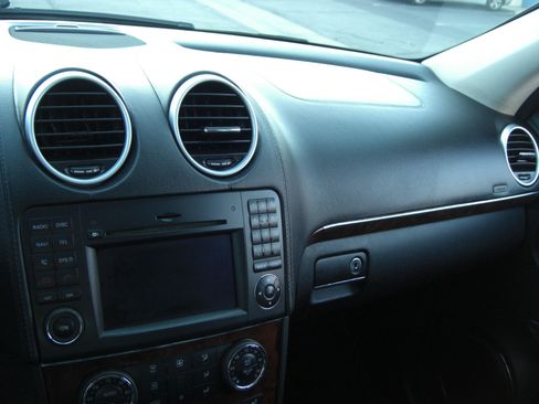 Used 2010 Mercedes-Benz GL 450 4MATIC 4dr GL 450 image 10