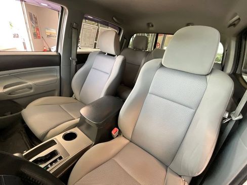 Used 2013 Toyota Tacoma 4x4 Double Cab w/ TRD Sport Pkg image 10