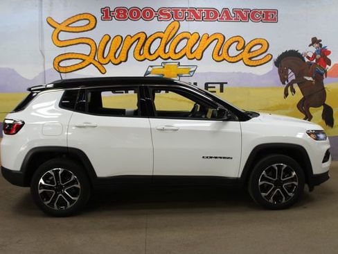 Used 2023 Jeep Compass Limited w/ Sun and Sound Group AWD/4WD image 1