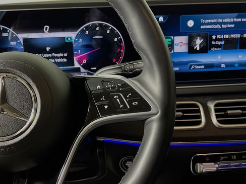 Used 2024 Mercedes-Benz GLE 350 4MATIC w/ AMG Line Exterior image 20