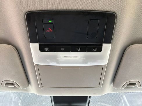 Used 2025 Nissan Altima 2.5 SV FWD image 15